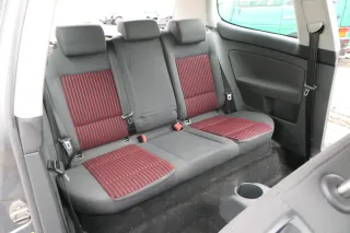 VW Golf 5 V Sitz Sitze hinten Rückbank Rücksitzbank 3 Punkt Lehne rot - Bild 5