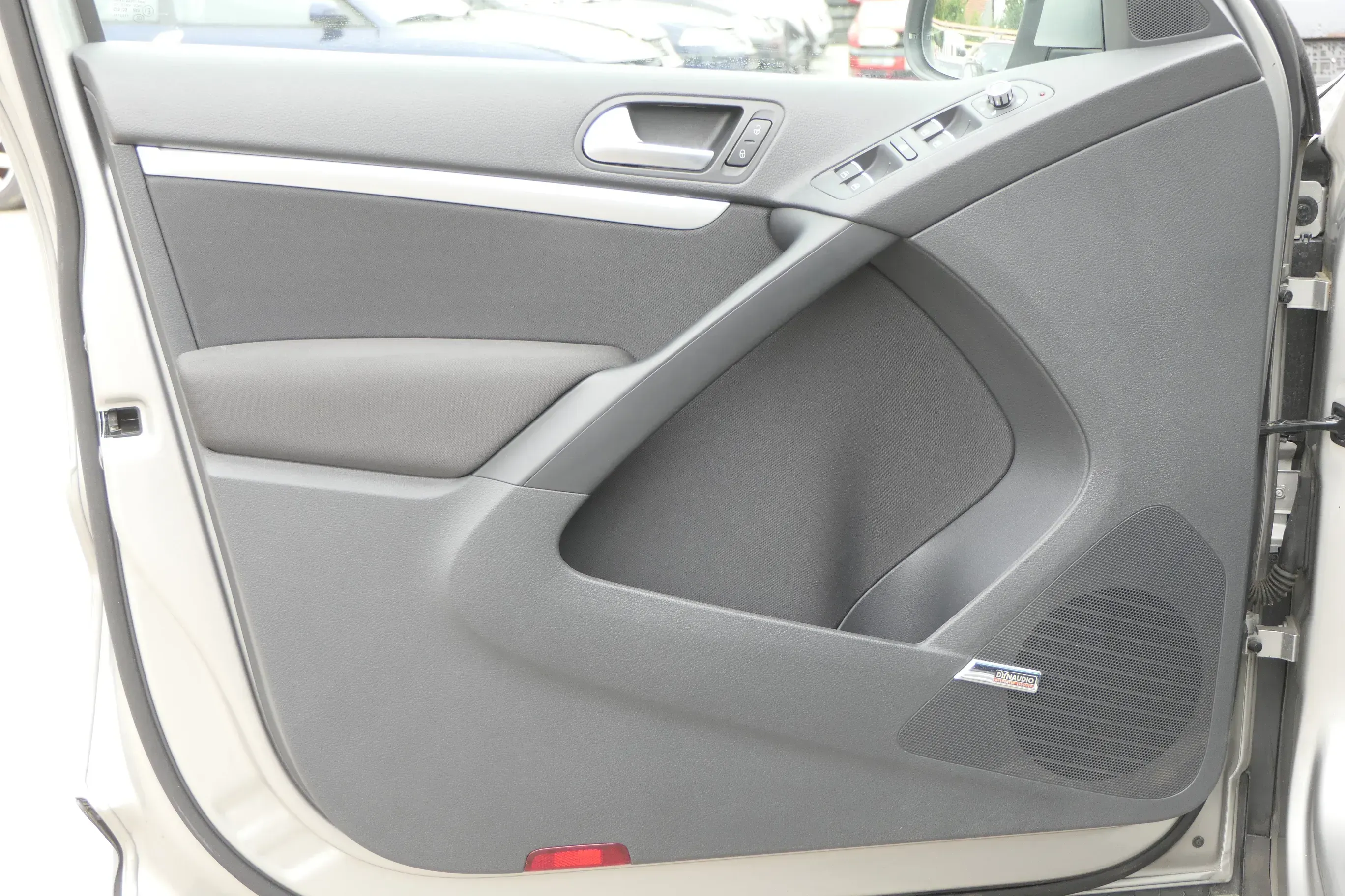 VW Tiguan 5N Türverkleidung Verkleidung Tür vorne+hinten Dynaudio schwarz - Bild 1