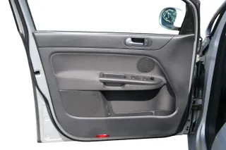 VW Golf Plus 5M 1x Türverkleidung Verkleidung Tür vorne links schwarz - Bild 1