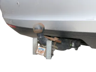 VW Golf AJ5 Kombi Variant feste starre Anhängerkupplung + Kabelbaum - Bild 1