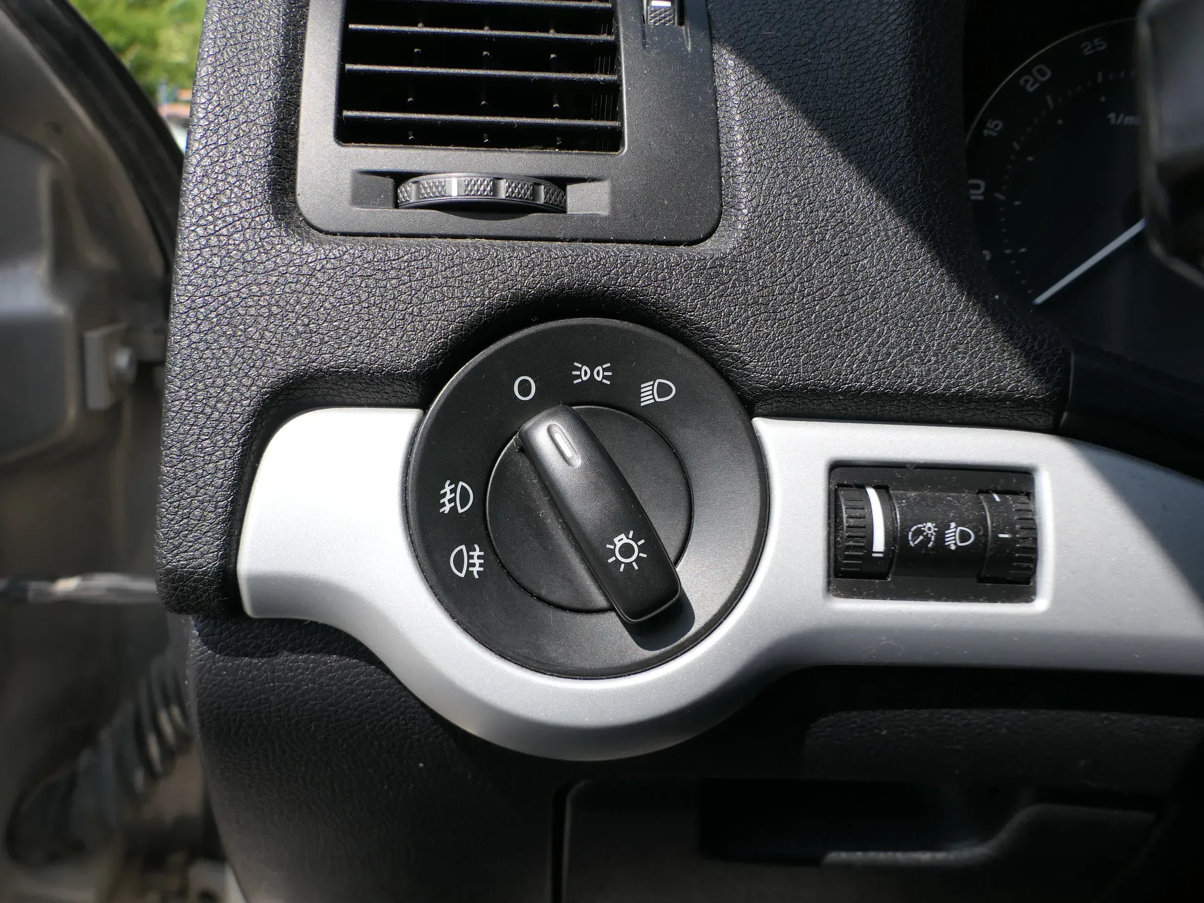 Skoda Octavia 1Z Lichtschalter Schalter Licht  1Z0941431G Nebelscheinwerfer ## - Bild 1