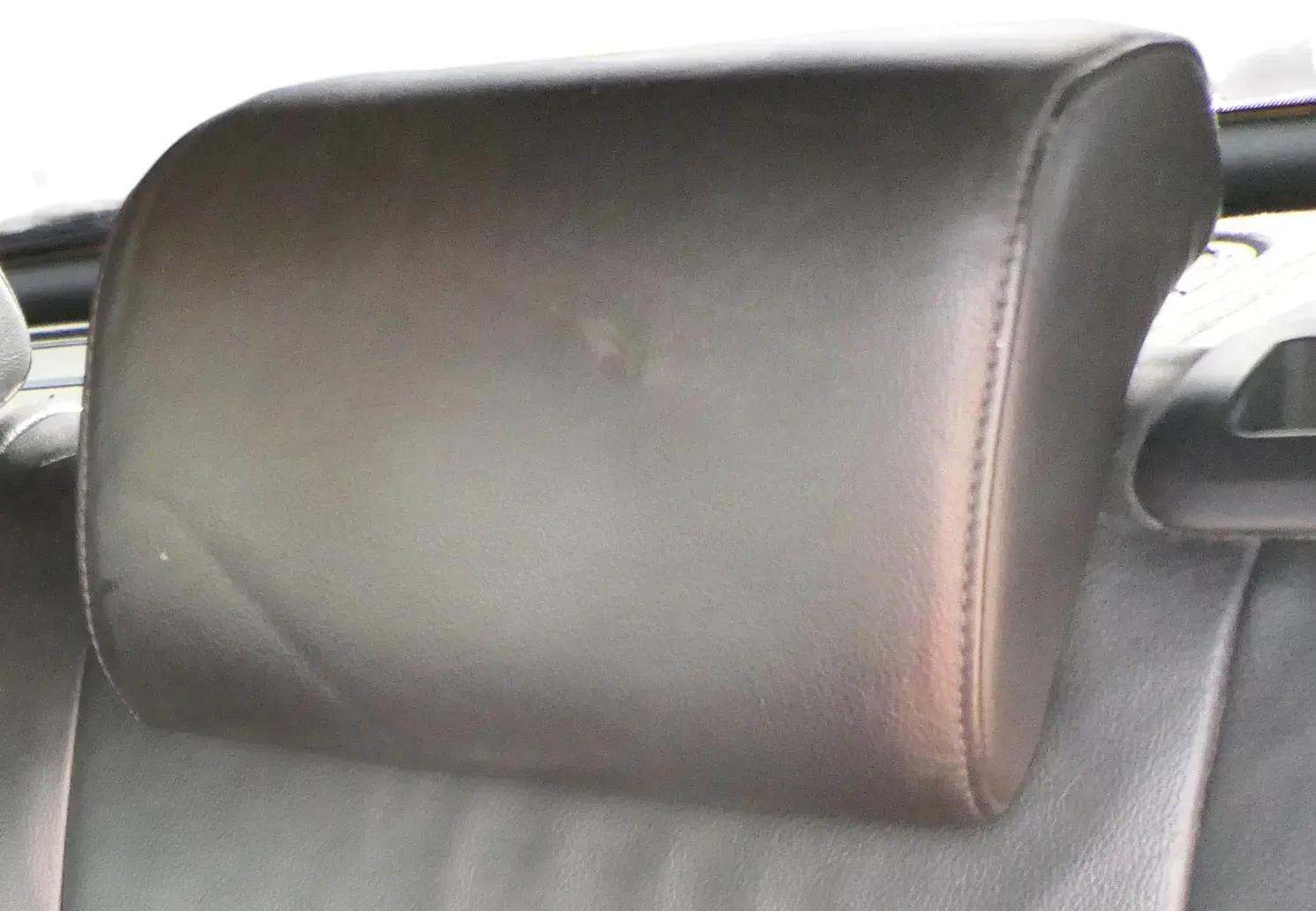 1x A3 8P Kopfstütze hinten (rechts oder links) schwarz Leder Sportback 4-Türe - Bild 1