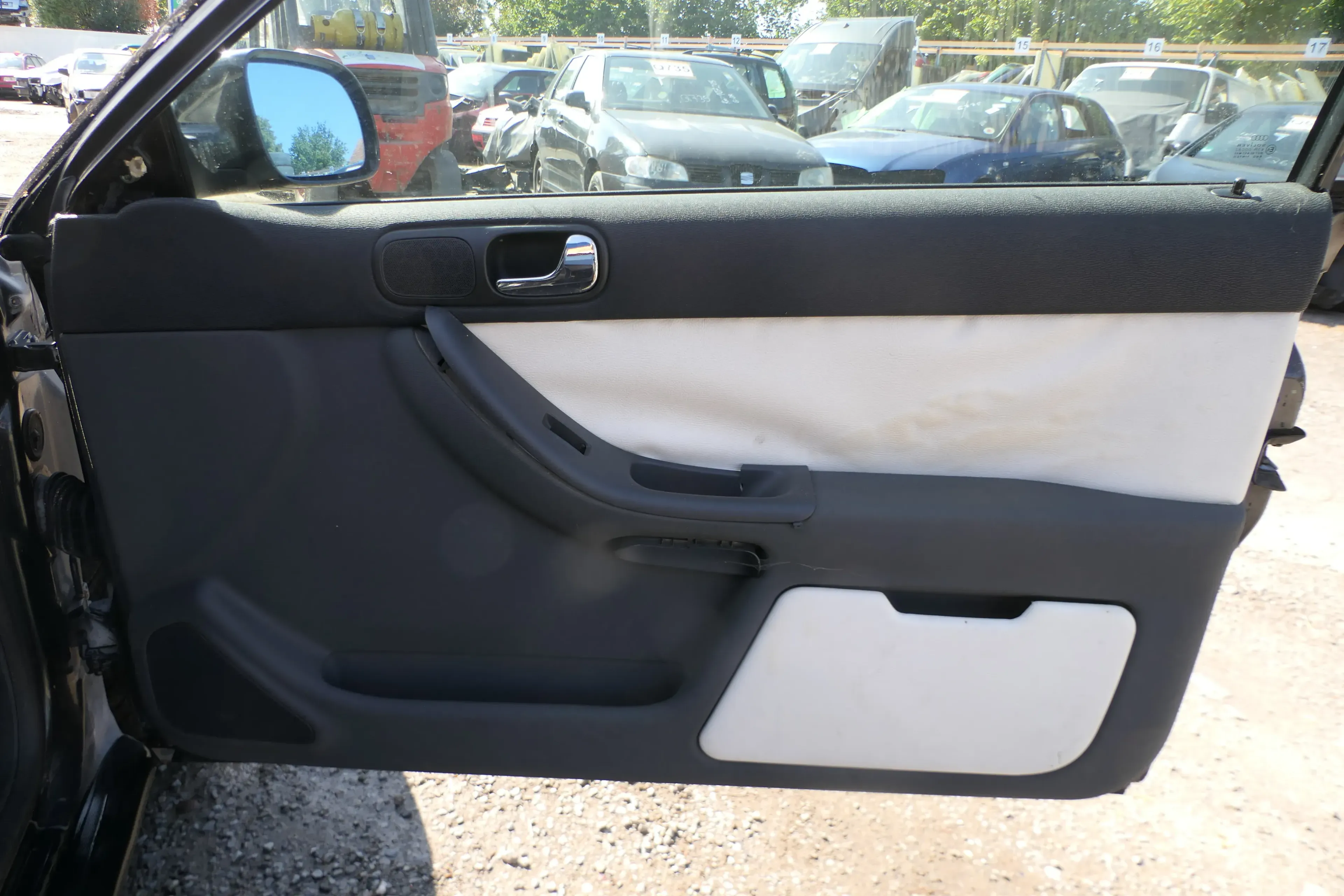 1x Audi A3 8L Türverkleidung Verkleidung Tür vorne rechts 2/3-Türer - Leder - Bild 1