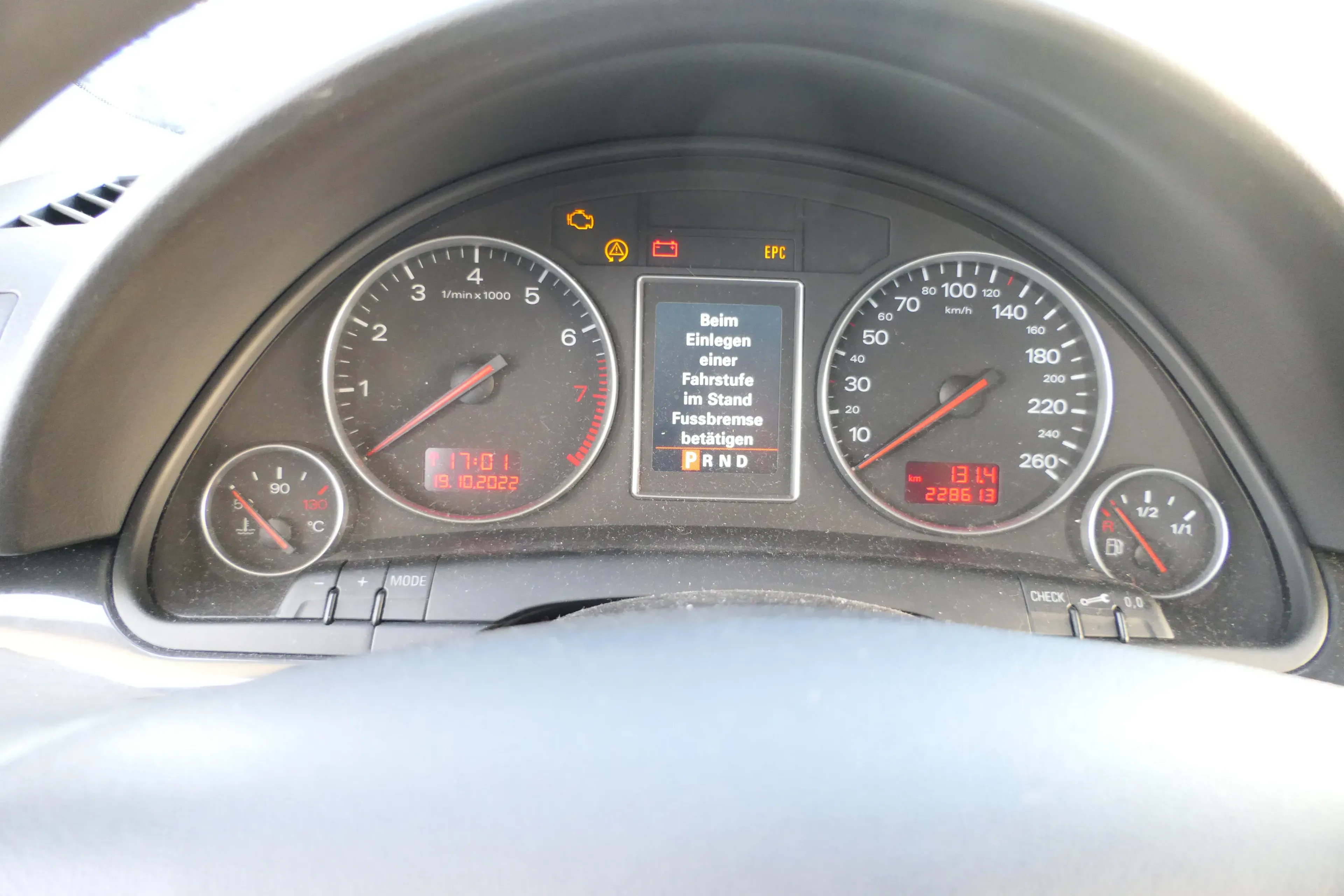 Audi A4 8E B6 Tacho Tachometer Kombiinstrument 8E0920930K Benziner - Bild 1