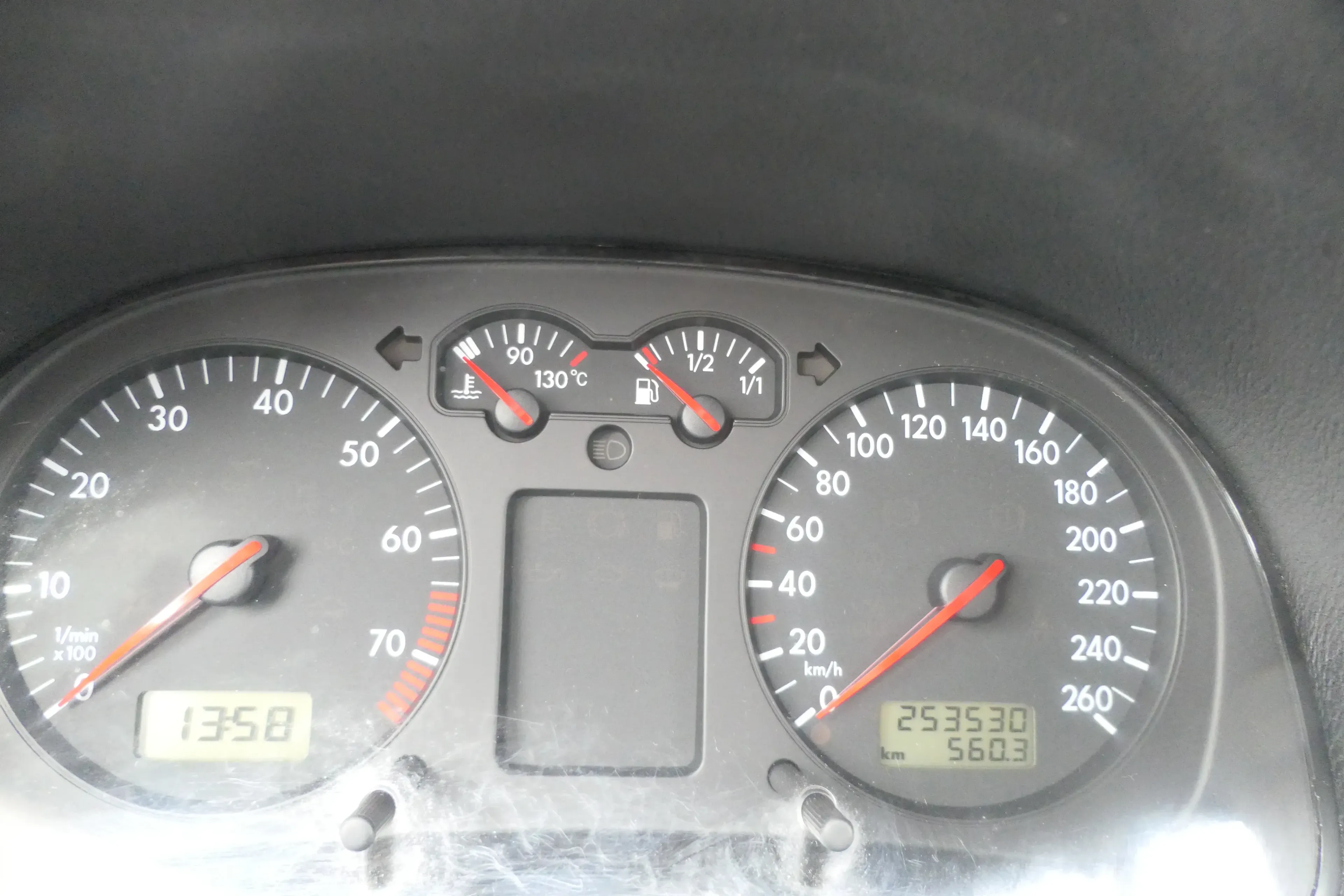 VW Golf 4 Tacho Tachometer Kombiinstrument 253.000km 1J0920805B 1,6-2,8 - Bild 1