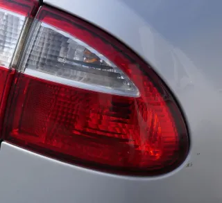 Seat Leon 1M6 Rücklicht hinten rechts außen Rückleuchte Heckleuchte Lampenträger - Bild 2