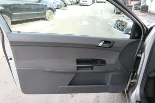 1x VW Polo 9N Türverkleidung Verkleidung Tür vorne links 2/3-Türer Fahrertür - Bild 3
