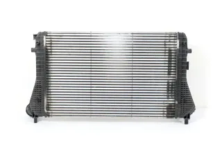 VW Passat 3C B7 Ladeluftkühler Ladeluft Kühler - Bild 1