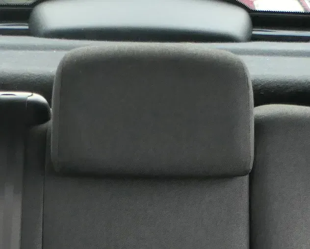 Skoda Fabia 5J Kopfstütze hinten in der Mitte - anthrazit - Bild 1