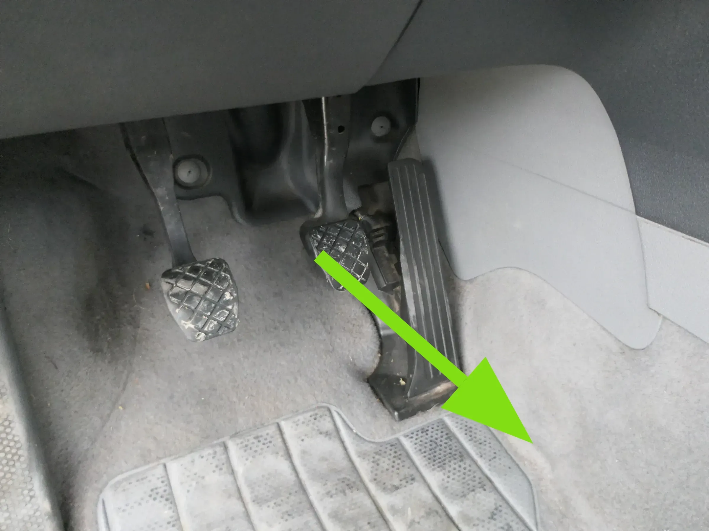 VW Caddy 2k Teppich Innenraumteppich grau Innen vorne - Bild 1