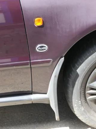 Audi A4 B5 (bis caMitte1999 Bild vergle) Kotflügel vorne rechts blau lila LY3K - Bild 3