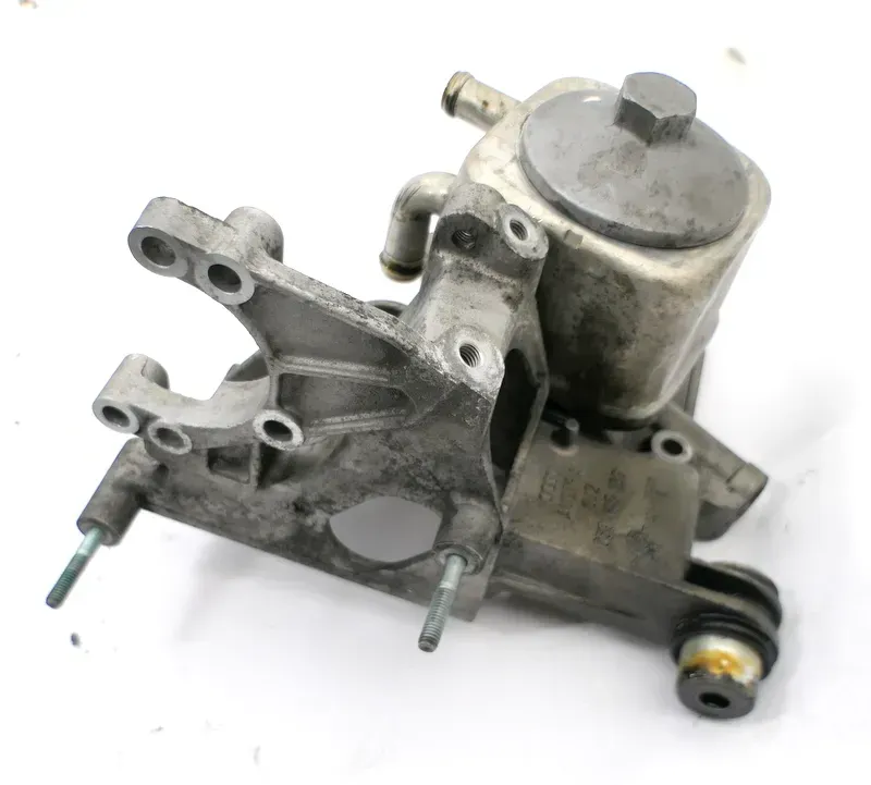 VW Passat 3BG Audi A4 A6 Ölkühler Halter 2,5 TDI Motor 150PS 110kw 059145169 - Bild 1
