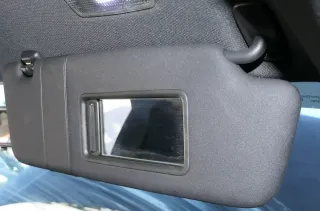 Audi A3 8P Sonnenblende rechts vorne 8P0857552A schwarz beleuchtet - Bild 3