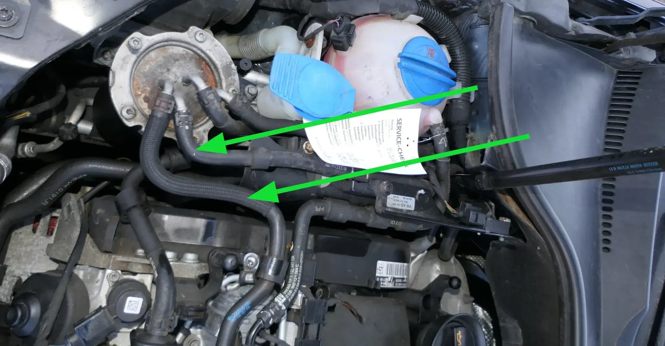 Golf 6 A3 8P 2,0 TDI Leitung Leitungen Kraftstoffleitung Rohre Rohr 1K0130307BA - Bild 1