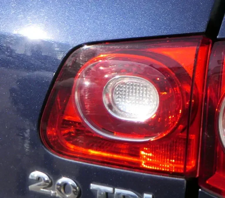 VW Tiguan 5N Rücklicht hinten rechts innen Rückleuchte Heckleuchte 5N0945094B - Bild 1