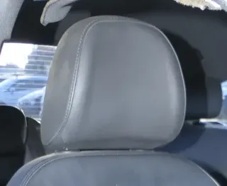 1x Audi A4 B8 8K Kopfstütze vorne rechts oder links schwarz /soul vorn Perlnappa - Bild 1