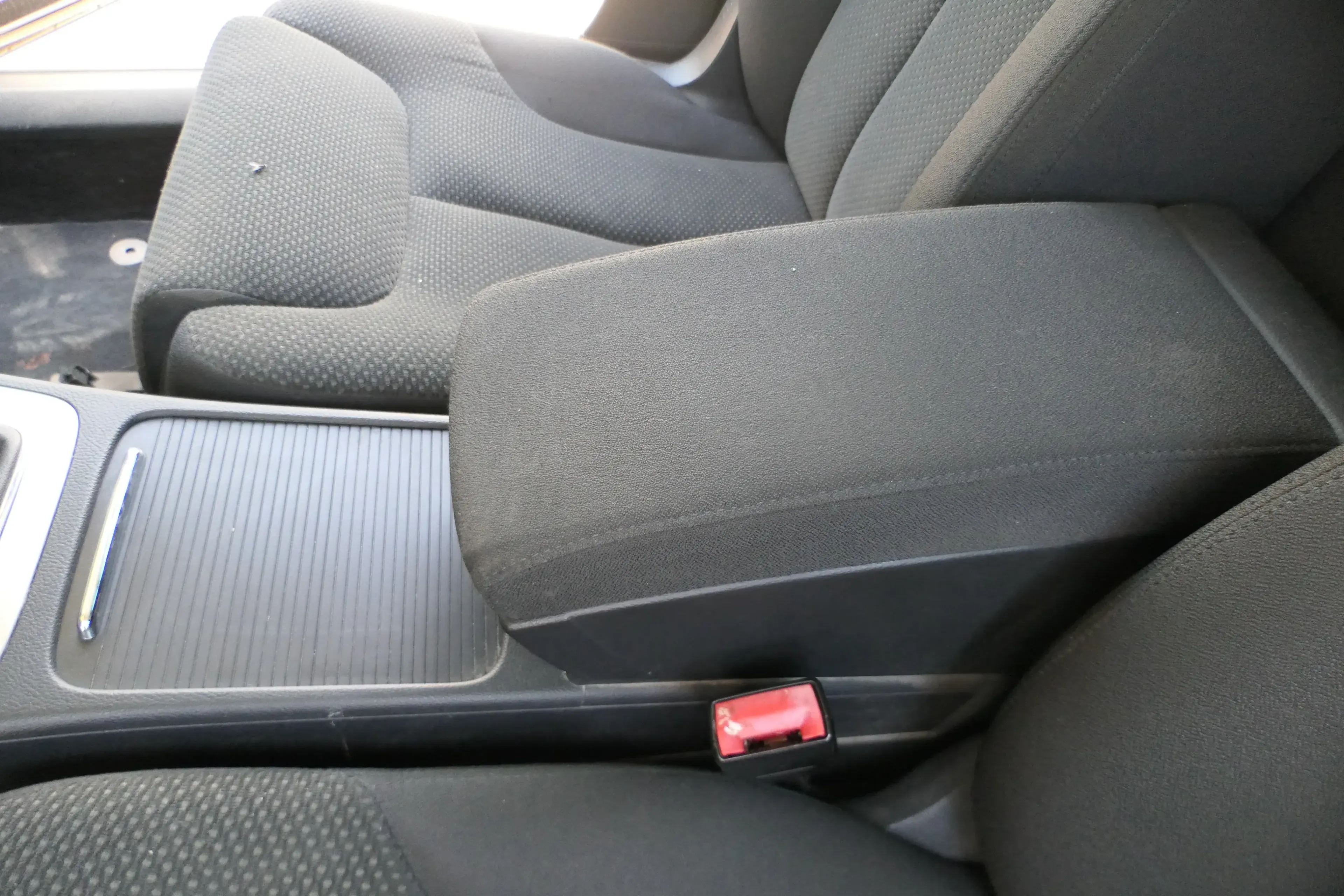VW Passat 3C Mittelarmlehne Armlehne Fach original komplett zum nachrüsten Stoff - Bild 1