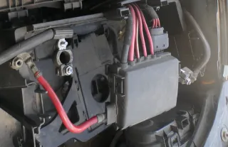 VW Golf 4 Bora A3 Sicherungskasten Sicherungsdose Abdeckung Batterie Sicherung 5 - Bild 1