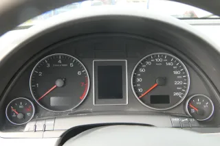 Audi A4 8E B7 Tacho Tachometer Kombiinstrument 8E0920901G 126.000KM TDI Diesel - Bild 3