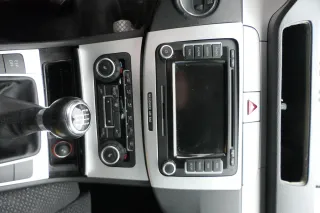 Passat 3C Mittelkonsole Verkleidung Klappe Abdeckung Dekor silber matt chrom Asc - Bild 3