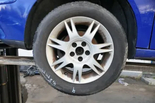 4x Polo 9N Ibiza Alufelgen Reifen 195/60 R15 -ca5-6,5mm Winterreifen 6L0601025A - Bild 11