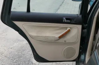 1x VW Golf 4 1J Kombi Türverkleidung Verkleidung Tür hinten links hellbeige besc - Bild 1