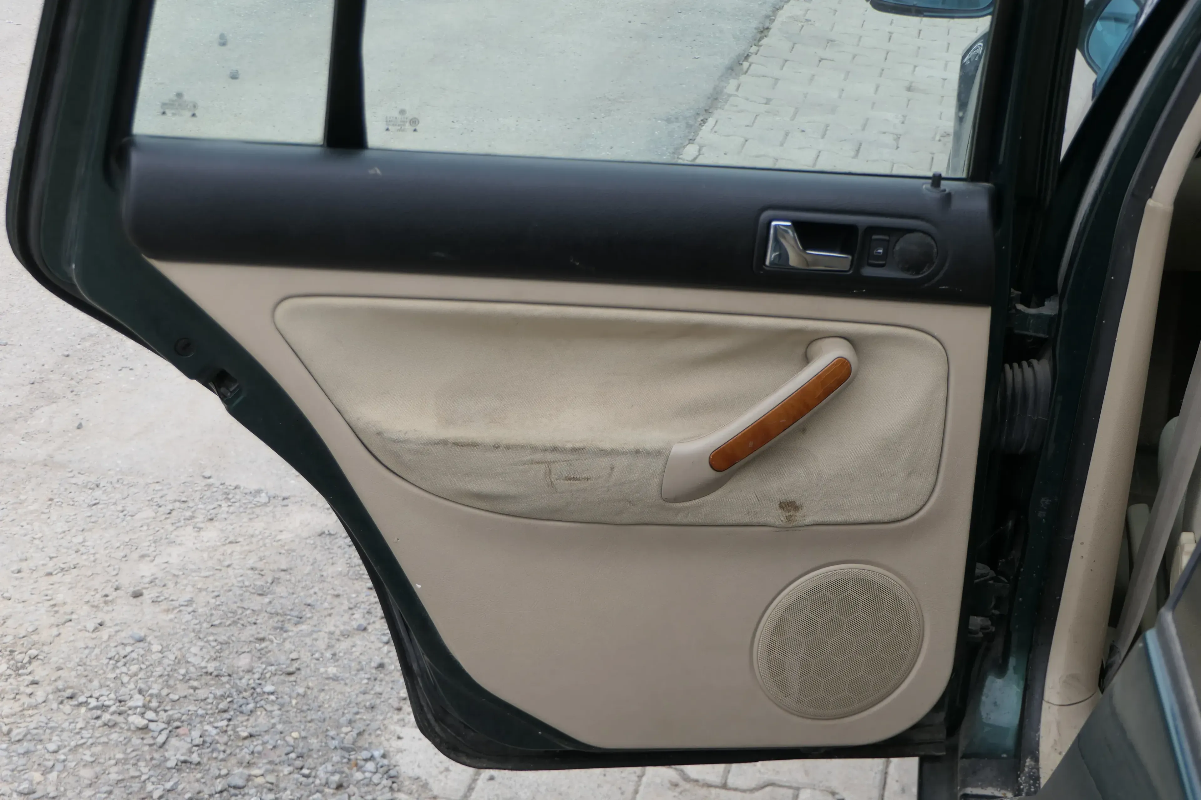 1x VW Golf 4 1J Kombi Türverkleidung Verkleidung Tür hinten links hellbeige besc - Bild 1