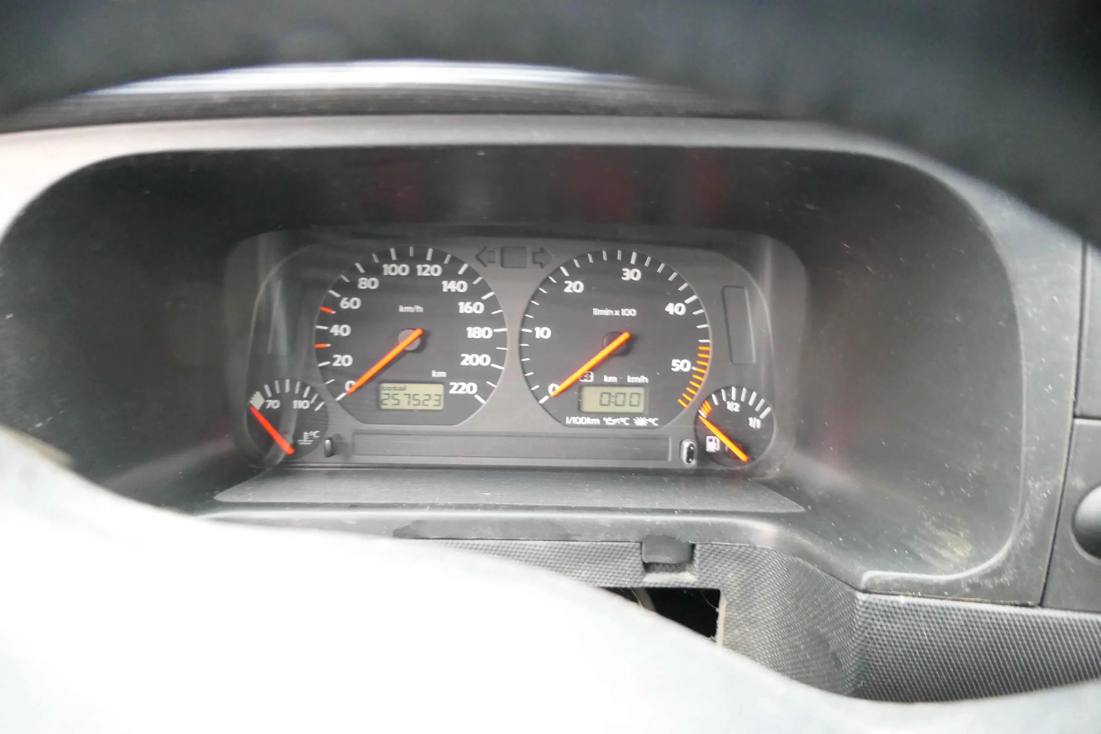 Golf 4 Cabrio Tacho Tachometer Kombiinstrument 257.000km 1E0919880D TDI Diesel - Bild 1