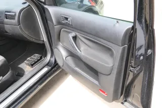 1x Golf 4 Bora Türverkleidung Verkleidung Tür vorne rechts 4/5-Türer Griff schwa - Bild 3
