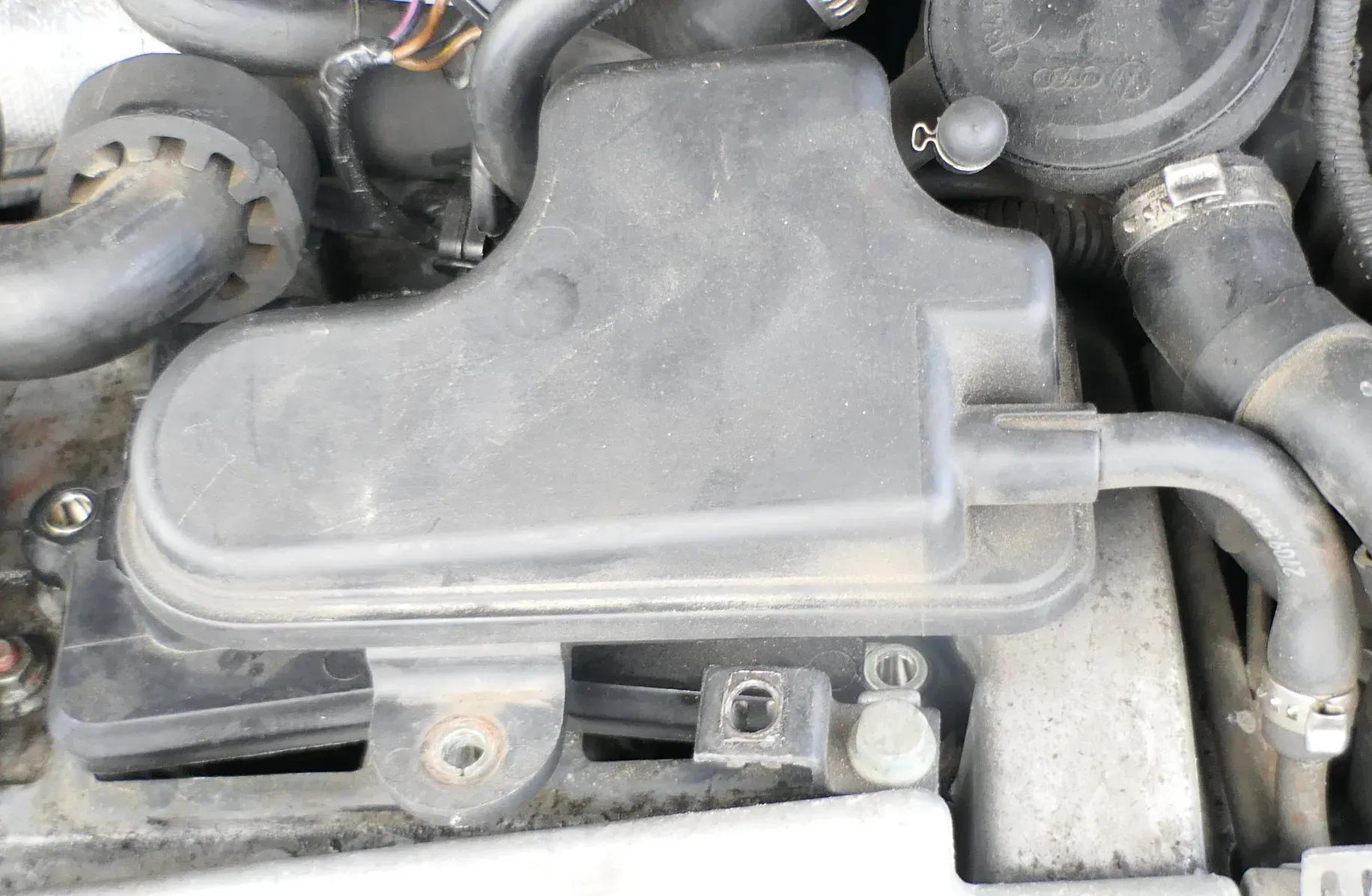 Golf 4 A3 Unterdruckbehälter Behälter Unterdruck 06A131541 A - Bild 1