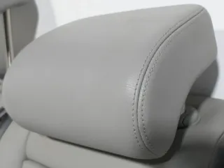 VW Passat 3C Kopfstütze Sitz Sitze hinten in der Mitte grau Leder - Bild 1