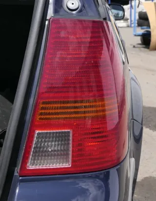 Golf 4 Variant Kombi Rücklicht hinten rechts Rückleuchte Lampenträger original - Bild 1