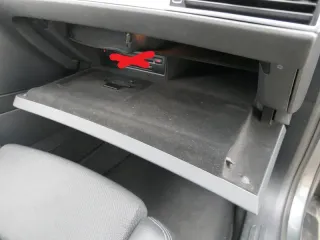 Audi A6 4F Handschuhfach Griff für Handschuhfachdeckel Deckel Klappe schwarz - Bild 2