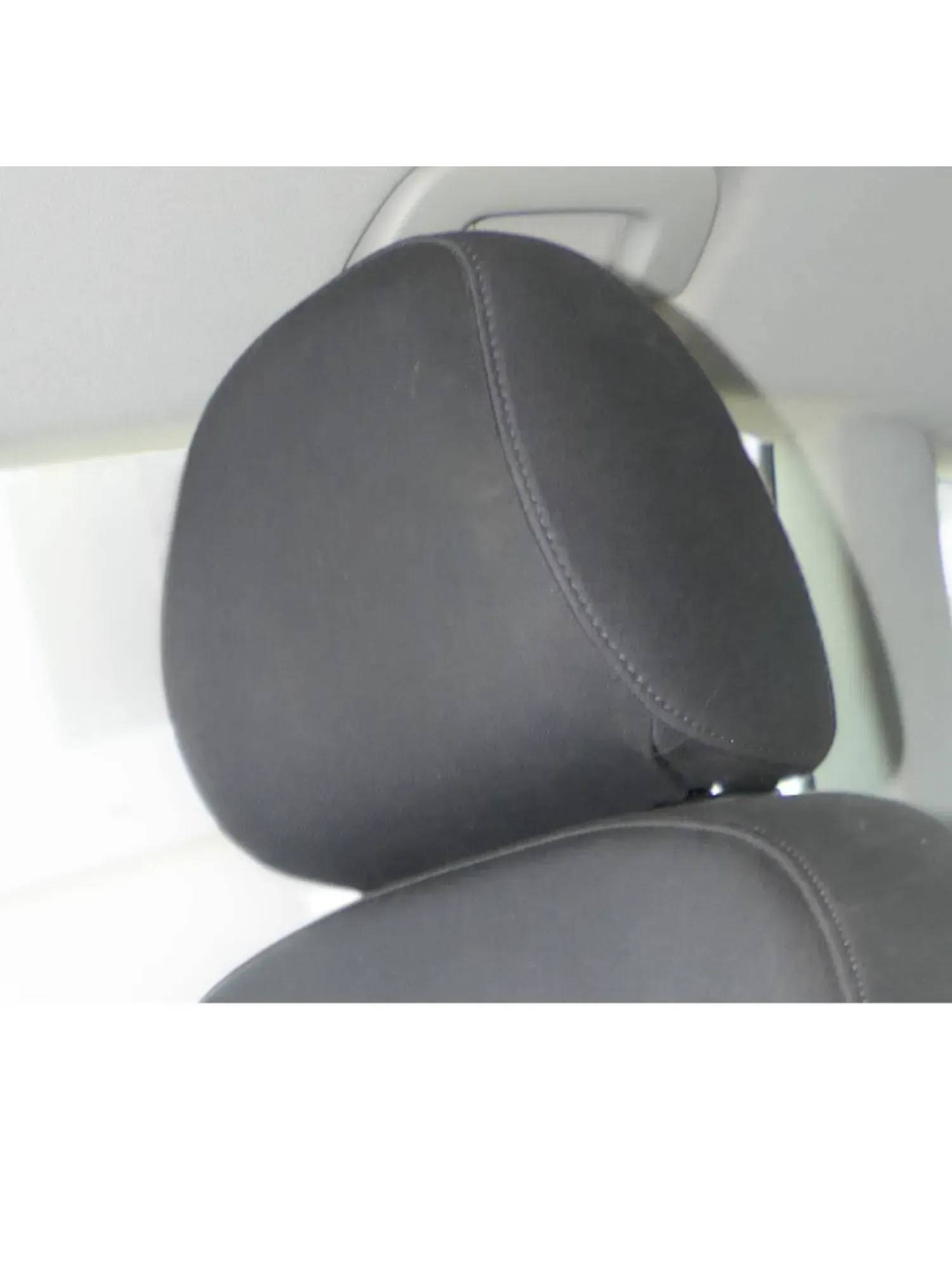 1x Audi A4 B8 8K Kopfstütze vorne rechts oder links schwarz /soul vorn 8K0885921 - Bild 1