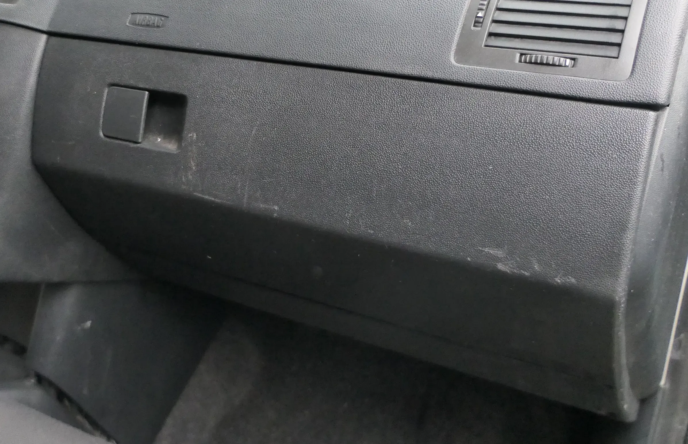 Skoda Fabia 6Y Deckel Klappe für Handschuhfach Handschuhfachdeckel  - Kratzer - Bild 1
