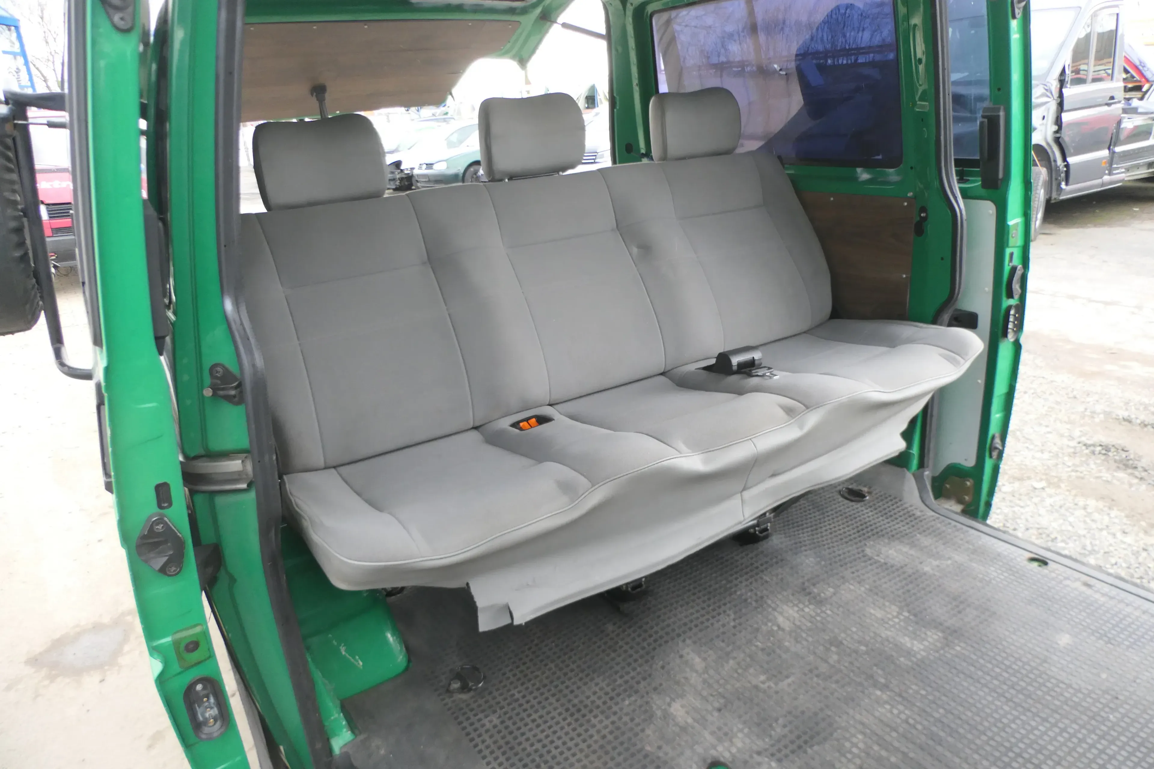 VW T4 Sitze hinten Sitz Rückbank 3-er (Multivan Caravelle) Rücksitzbank - Bild 1
