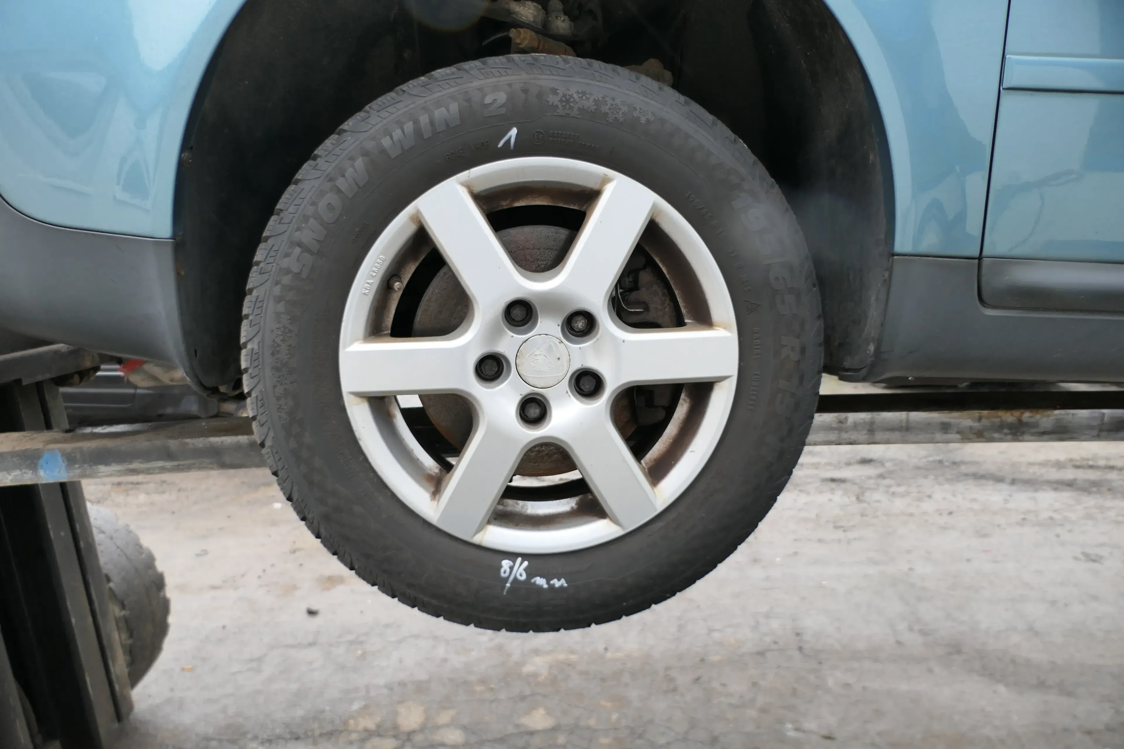 4x Audi A4 8E A6 4B Alufelgen 195/65R15 91H Winterreifen Reifen 4-7mm KBA 46659 - Bild 1