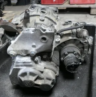 VW Golf 5 A3 8P Getriebe GQP 2,0 FSI 150PS 6 Gang (von Motor AXW) - Loch Gehäuse - Bild 2