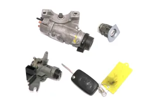 Audi A4 8E B6 Zündschloß Schloß Zündung Schlüssel  + Türschloß links + Heckschlo - Bild 1