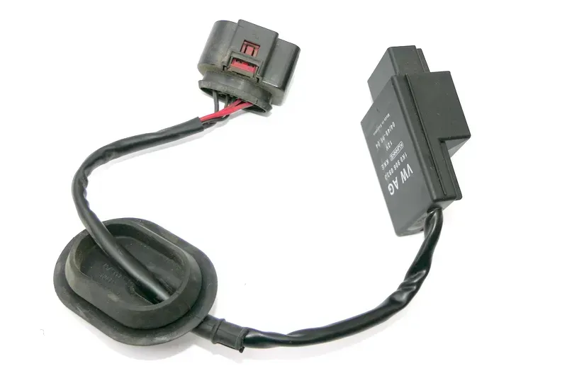 VW Golf 5 Benzinpumpe Steuergerät 1K0906093F Kraftstoffpumpe Benziner FSI - Bild 1
