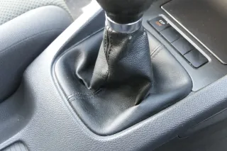 VW Golf 5 Schaltknauf Schaltsack Schaltung Schaltknüppel 6-Gang Leder Kunstleder - Bild 2