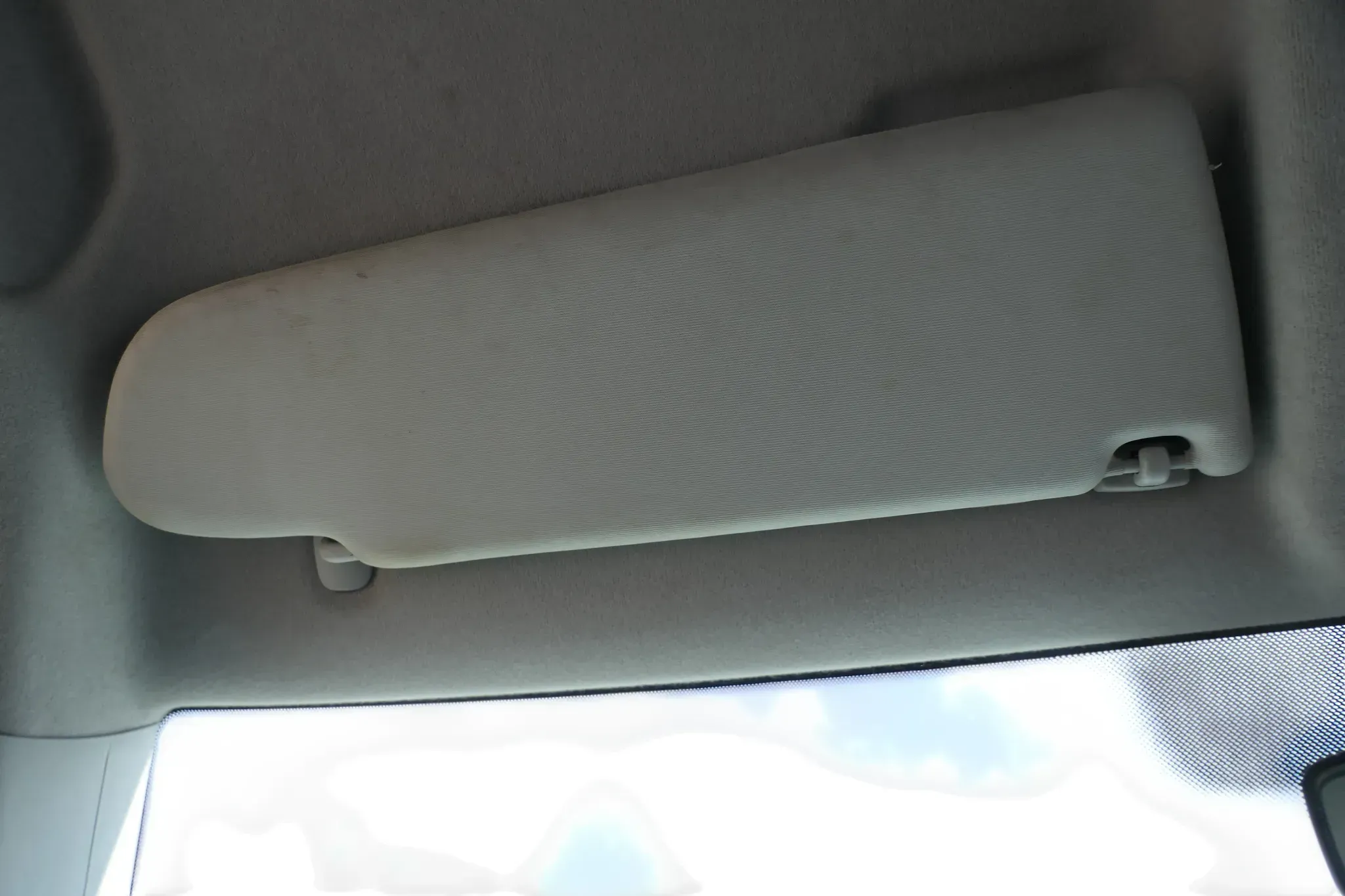 VW T5 Doka Pritsche Sonnenblenden Sonnenblende grau links - Bild 1