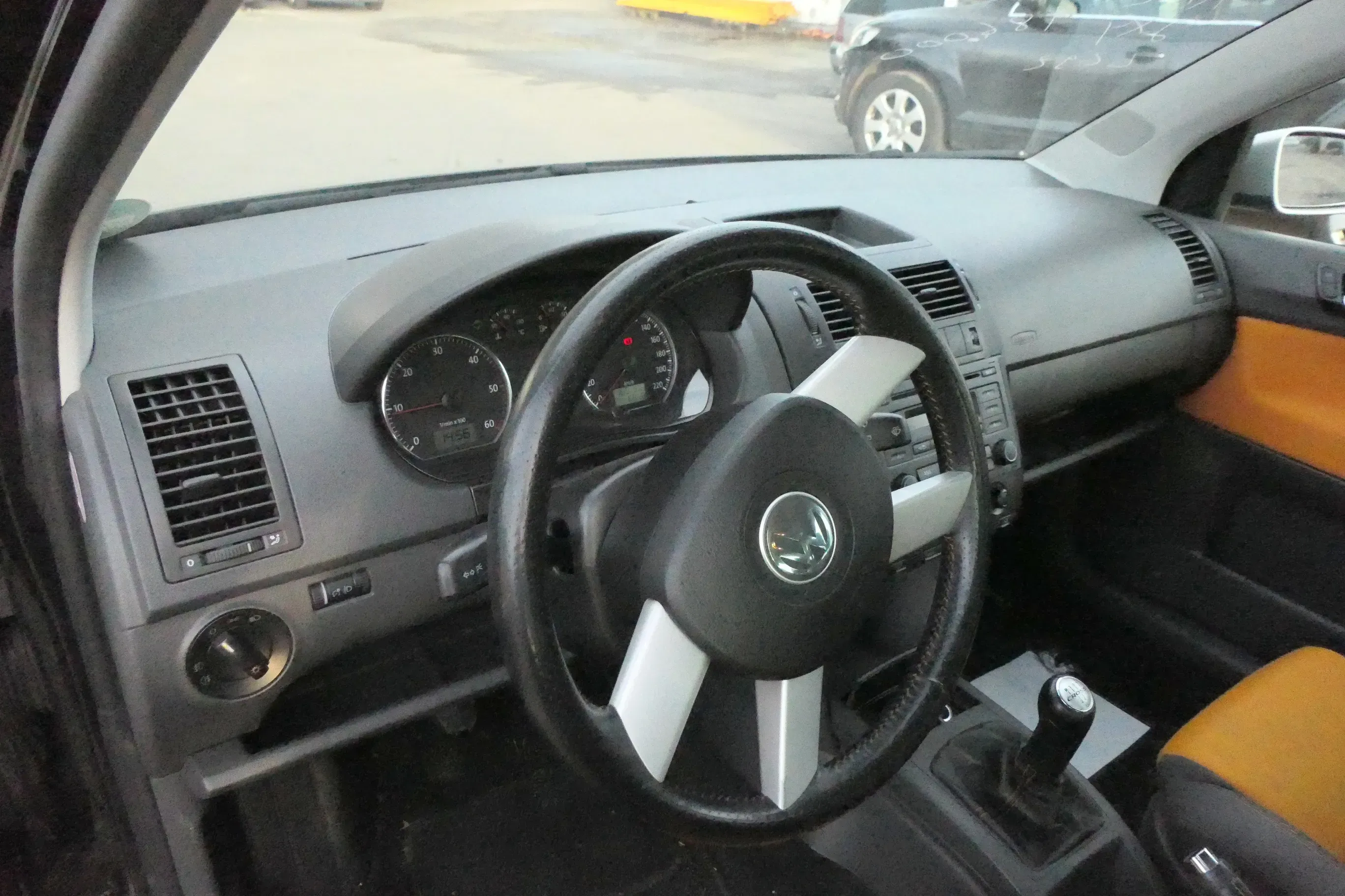 VW Polo 9N 9N3 Cross Fun Armaturenbrett Cockpit Amaturbrett - Bild 1
