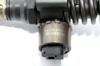 1x Audi A3 8P Touran Pumpe Düse Element 2.0 TDI 03G130073G Einheit BKD AZV - Bild 3