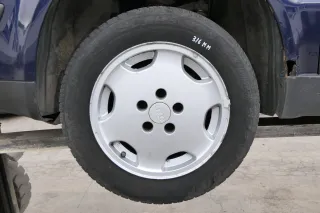 4x Audi A4 100 Alufelgen 195/65 R15 91T Winterreifen Reifen 3-6mm 441601025S - Bild 8