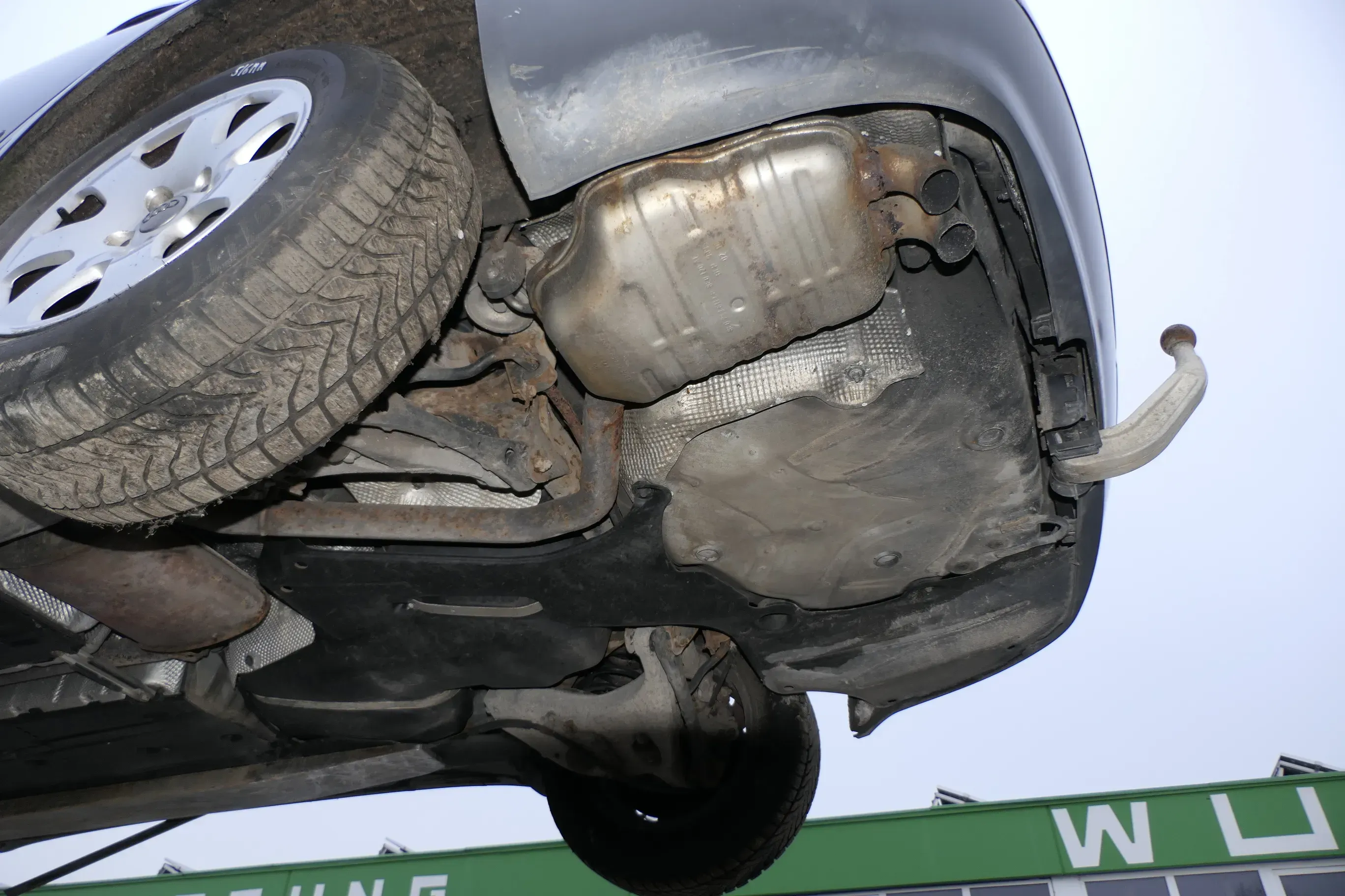 Audi A4 8E B6 Auspuff Endschalldämpfer Endtopf + Mittelschalldämpfer 1,9 TDI AVF - Bild 1