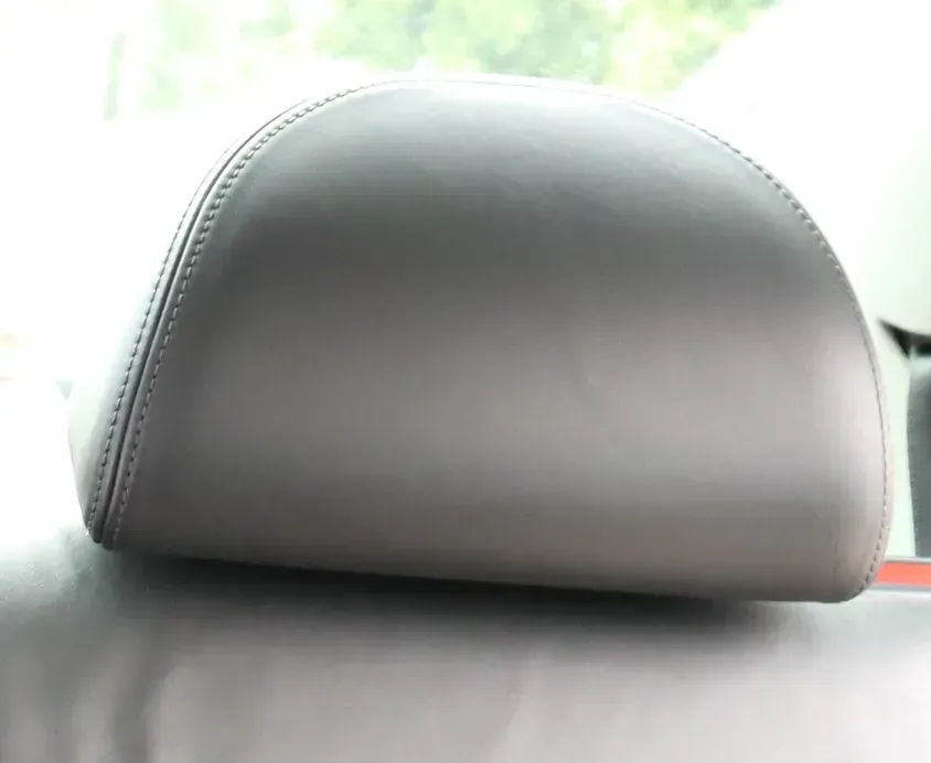 Skoda Superb 3U Kopfstütze Sitz Sitze hinten rechts oder links onyx Leder - Bild 1