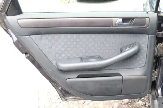 Audi A6 4B Türverkleidung Verkleidung Tür vorne +hinten links rechts swing schwa - Bild 9