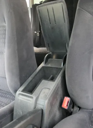 VW Passat 3BG Mittelarmlehne Armlehne Fach Lehne Mittelkonsole schwarz Velour - Bild 2