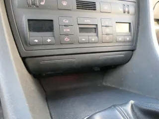 Audi A6 4B Aschenbecher vorne 4B0857951AL / AK Ascher - Bild 1